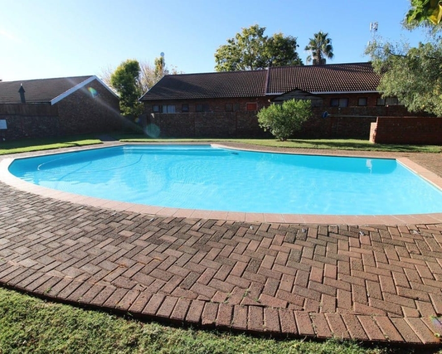 3 Bedroom Property for Sale in Langenhovenpark Free State